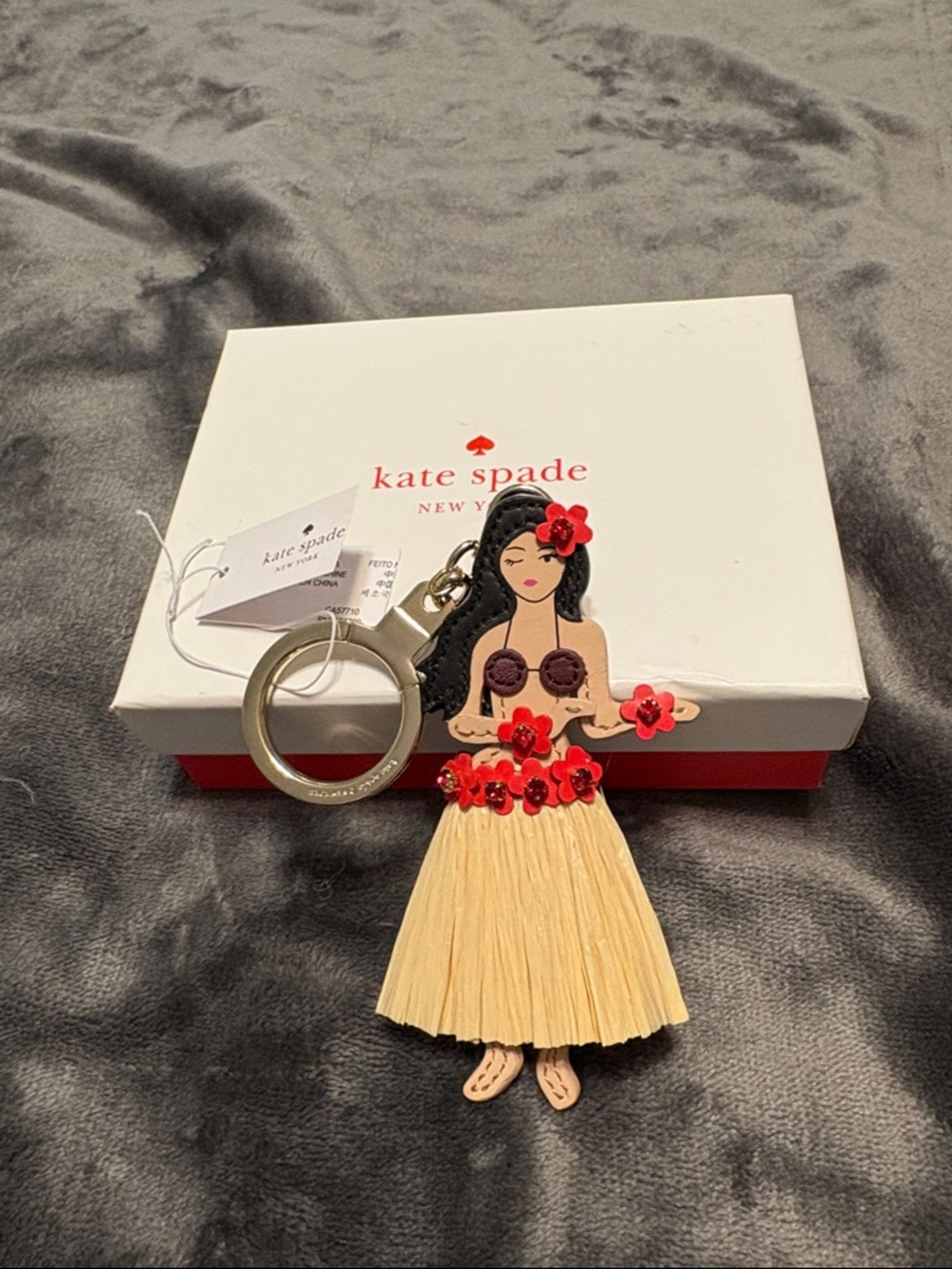 kate spade Hula Girl Raffia Key & Card Holder in Beige, Red, Black